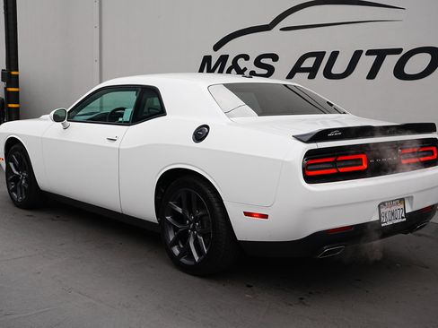 Used 2019 Dodge Challenger SXT w/ Blacktop Package image 6