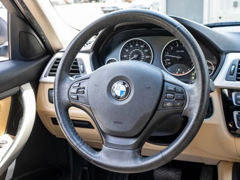 Used 2018 BMW 320i xDrive Sedan w/ Convenience Package AWD/4WD image 27