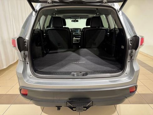 Used 2016 Toyota Highlander XLE AWD/4WD image 12