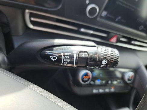 Used 2023 Hyundai Elantra SEL FWD image 25