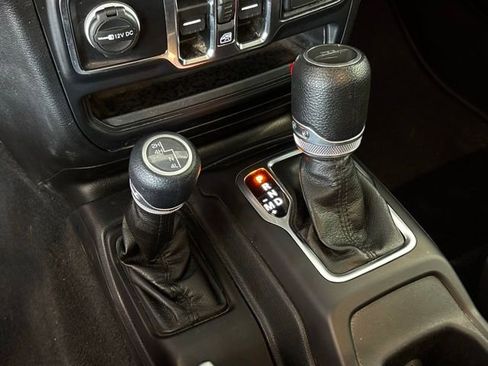 Used 2023 Jeep Gladiator Sport image 19