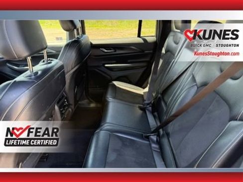 Used 2024 Jeep Grand Cherokee Altitude AWD/4WD image 19