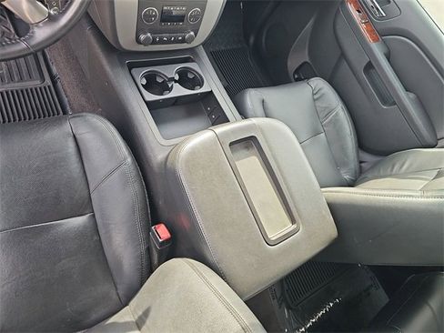 Used 2014 GMC Sierra 3500 SLT w/ SLT Convenience Package image 20