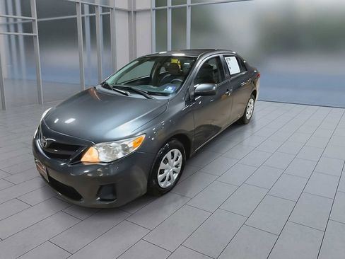 Used 2011 Toyota Corolla LE image 5