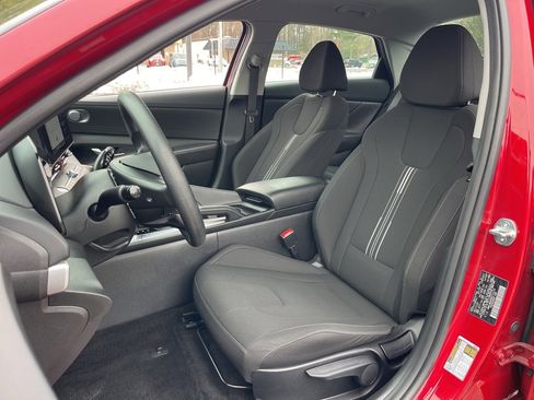 Certified 2024 Hyundai Elantra SEL image 18