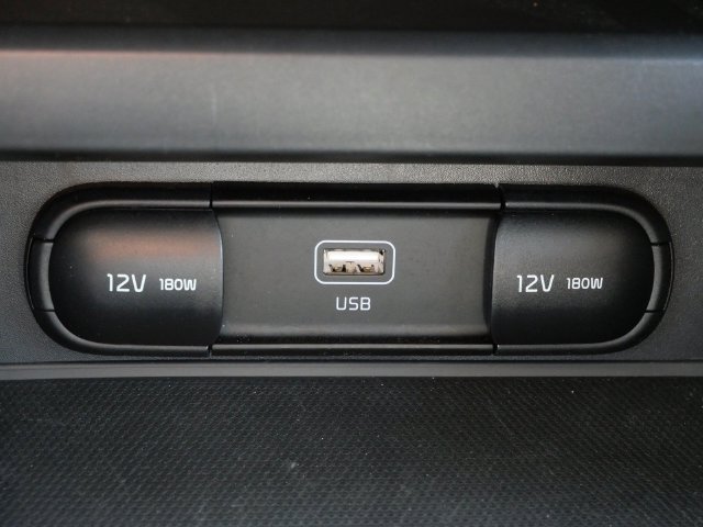 Used 2025 Kia Soul LX FWD image 25