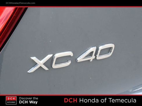 Used 2023 Volvo XC40 B5 Plus AWD/4WD image 7