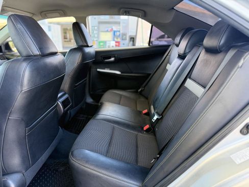 Used 2014 Toyota Camry SE FWD image 12