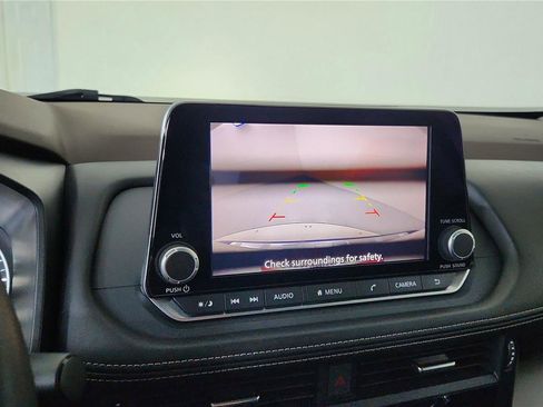 Certified 2023 Nissan Rogue SV image 33