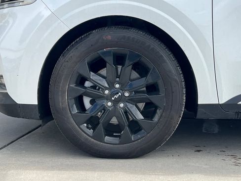 Used 2024 Kia Carnival SX Prestige image 29