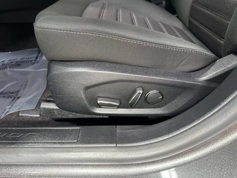 Used 2020 Ford Fusion SE FWD image 5