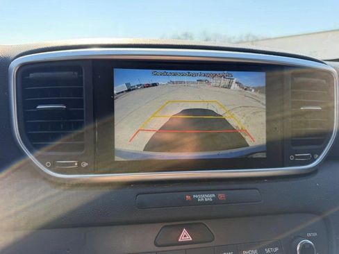 Used 2020 Kia Sportage LX image 19