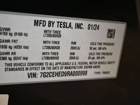 Used 2024 Tesla Cybertruck AWD Crew Cab image 45