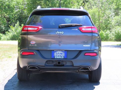 Used 2017 Jeep Cherokee Latitude w/ Comfort/Convenience Group AWD/4WD image 15