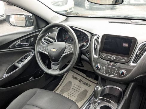 Used 2019 Chevrolet Malibu LT FWD image 33