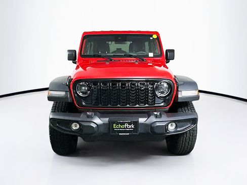 Used 2025 Jeep Wrangler Willys image 2