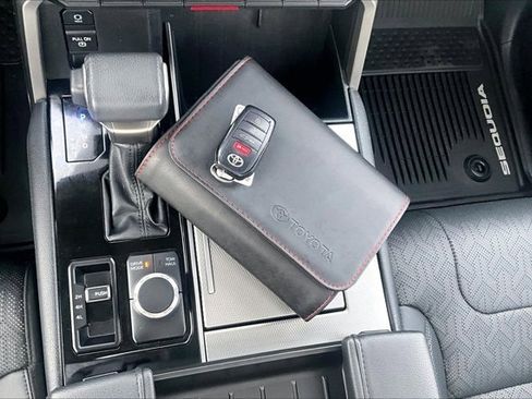 Used 2023 Toyota Sequoia Limited image 34