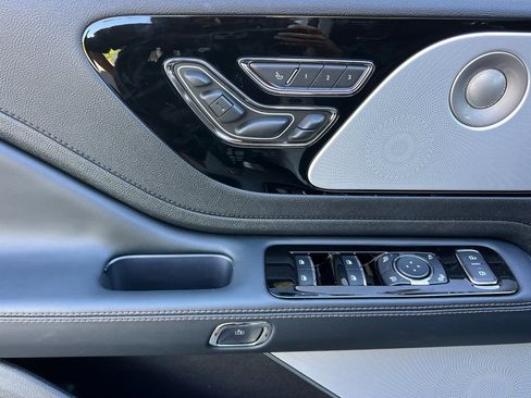 New 2026 Lincoln Aviator Reserve AWD/4WD image 9