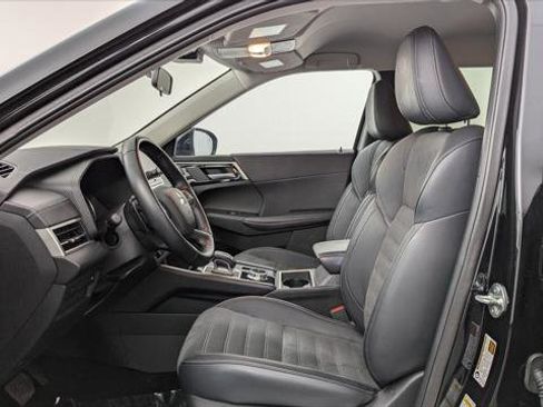 Used 2024 Mitsubishi Outlander SE image 14