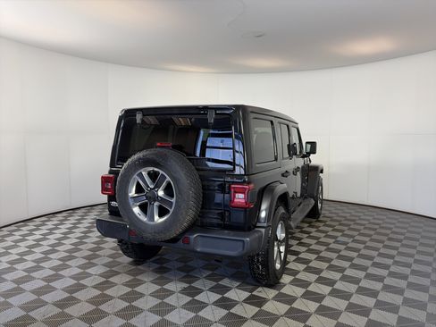 Used 2019 Jeep Wrangler Unlimited Sahara image 10