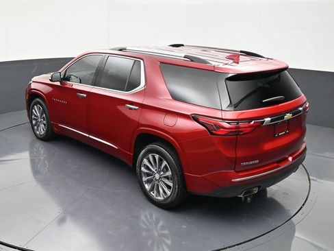 Used 2023 Chevrolet Traverse Premier FWD image 17