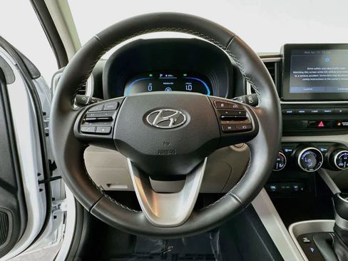Used 2026 Hyundai Venue SEL FWD image 14