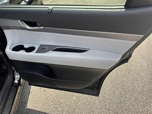 Used 2022 Hyundai Palisade SEL w/ 8P Bench Seat Package image 16