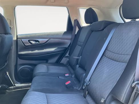 Used 2017 Nissan Rogue SV AWD/4WD image 22