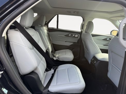 New 2025 Ford Explorer Platinum w/ Ultimate Package image 18