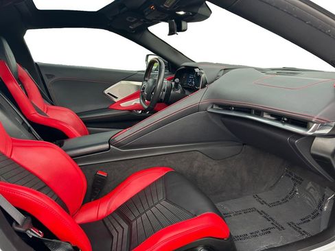 Used 2022 Chevrolet Corvette Stingray Preferred Cpe w/ Engine Appearance Package RWD image 17