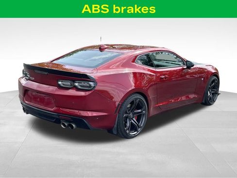 Used 2021 Chevrolet Camaro SS RWD image 9