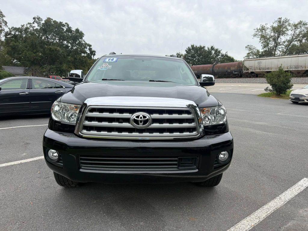 Used 2014 Toyota Sequoia Platinum RWD image 3