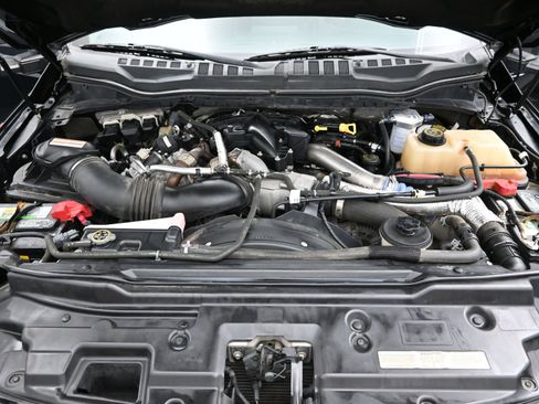 Used 2017 Ford F350 XLT w/ XLT Premium Package image 7