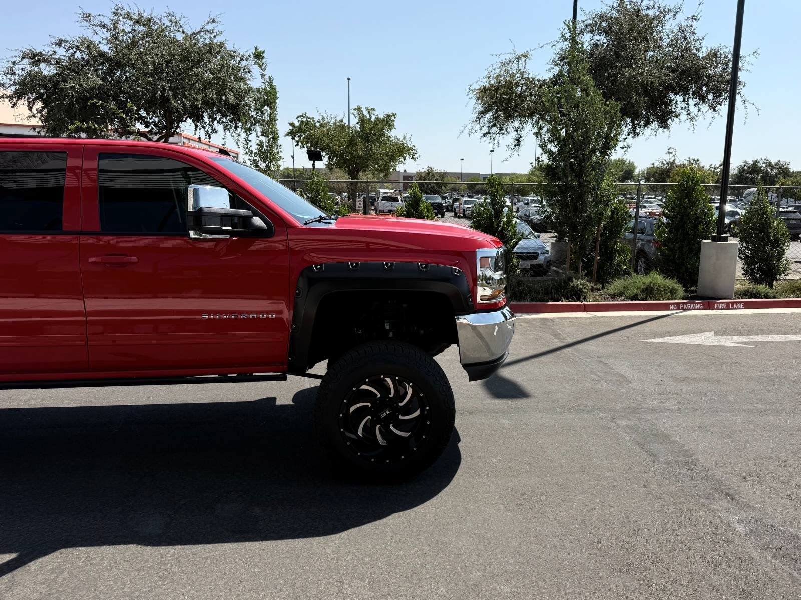Used 2017 Chevrolet Silverado 1500 LT AWD/4WD image 4
