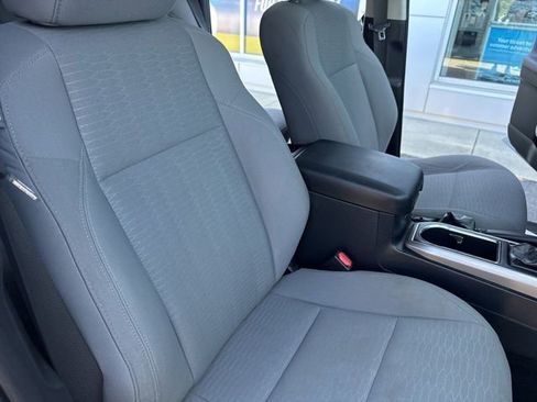 Used 2019 Toyota Tacoma SR5 RWD image 23