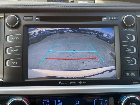 Used 2019 Toyota Highlander XLE image 35