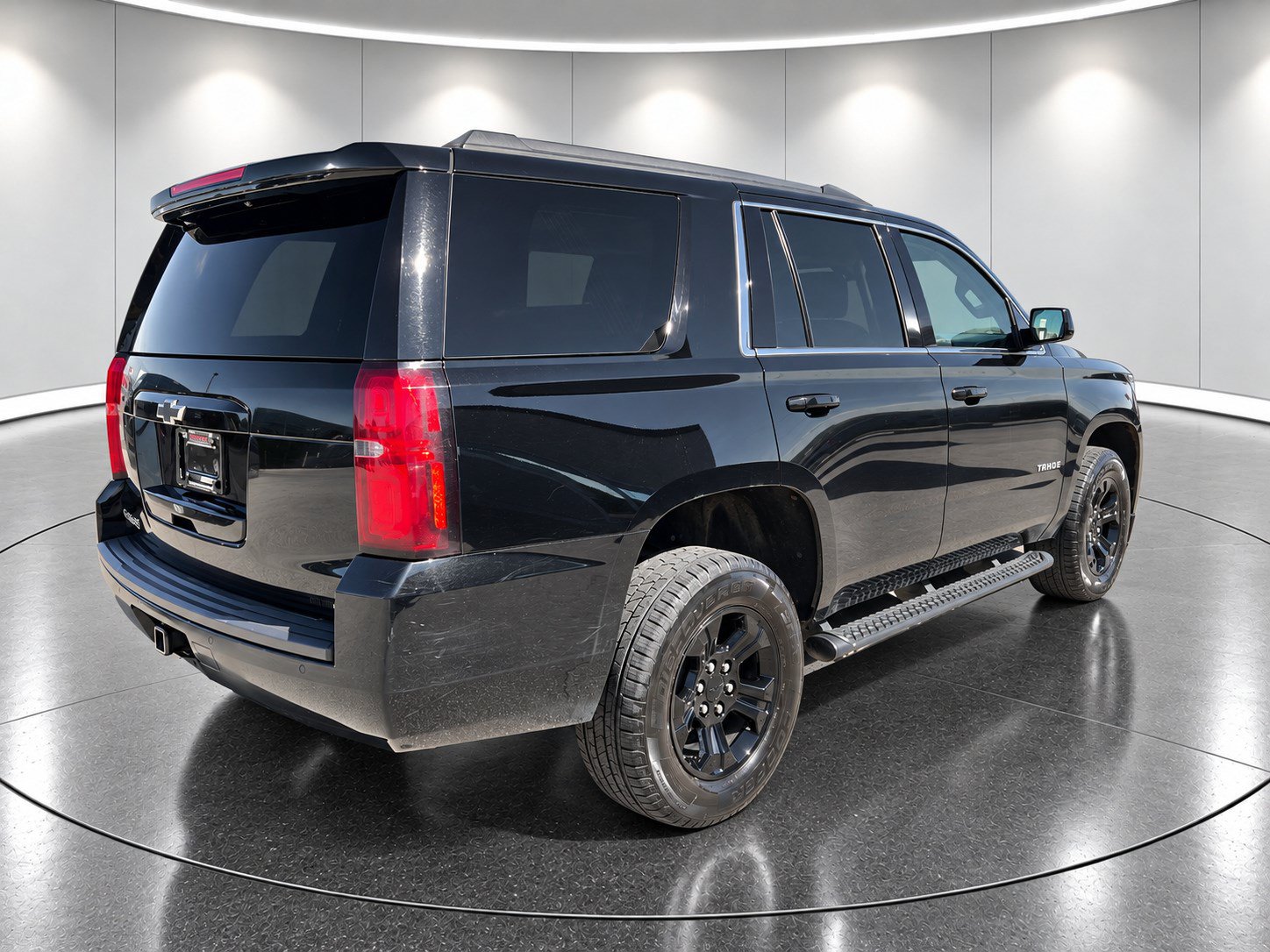 Used 2019 Chevrolet Tahoe LS AWD/4WD image 4