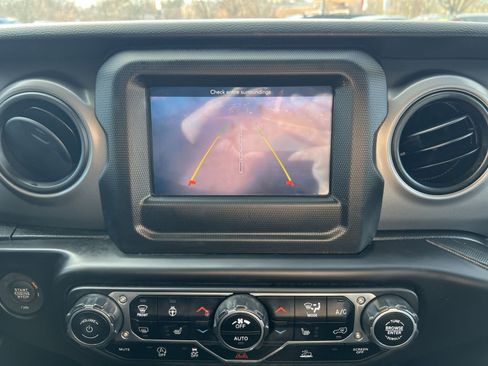 Used 2023 Jeep Wrangler Willys image 18