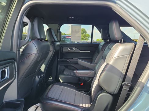 Used 2025 Ford Explorer ST-Line w/ Premium Package RWD image 10