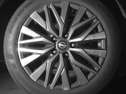 Used 2025 Nissan Altima 2.5 SV image 15