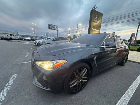 Used 2019 Genesis G70 3.3T Design RWD image 3