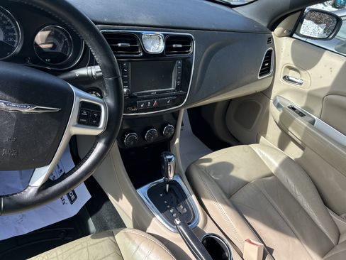 Used 2014 Chrysler 200 Limited image 8