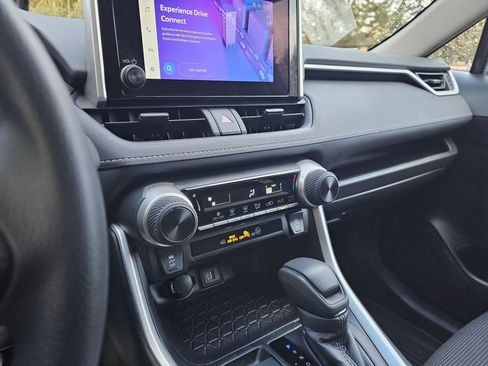 Used 2024 Toyota RAV4 LE image 25