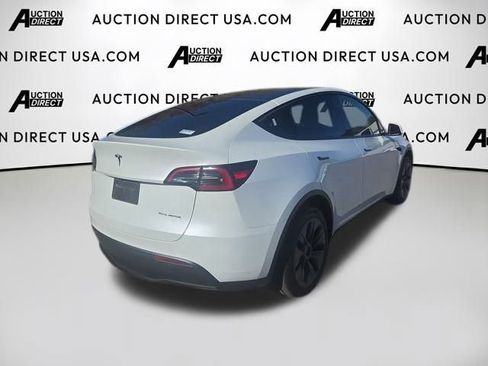 Used 2025 Tesla Model Y Long Range image 33