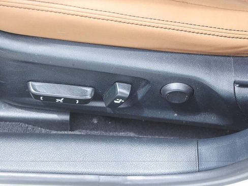 Used 2016 Lexus IS 200t w/ Navigation System Package RWD image 22