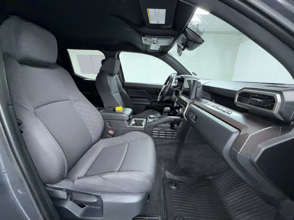 Certified 2024 Toyota Tacoma SR5 AWD/4WD image 19