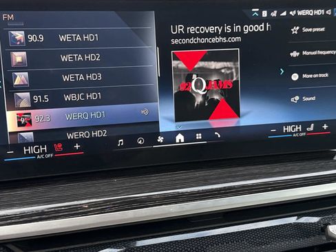 Used 2024 BMW X5 xDrive40i w/ M Sport Package image 3