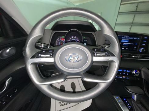 Used 2023 Hyundai Elantra SEL FWD image 14