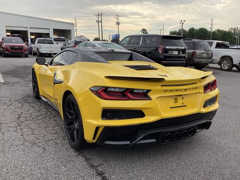 Used 2025 Chevrolet Corvette Z06 RWD image 4