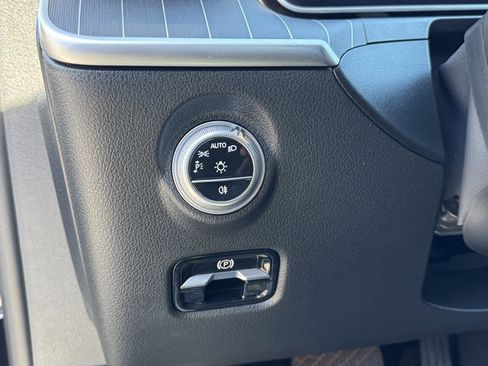 Used 2025 Mercedes-Benz C 300 C 300 image 18